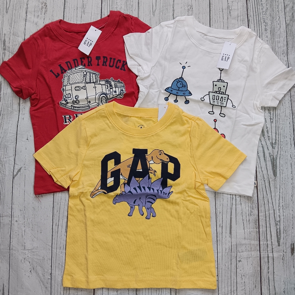 Lot Of 3 Baby GAP Toddler Boy's Graphic Shirt Firetruck Robot Short Sleeve 3T